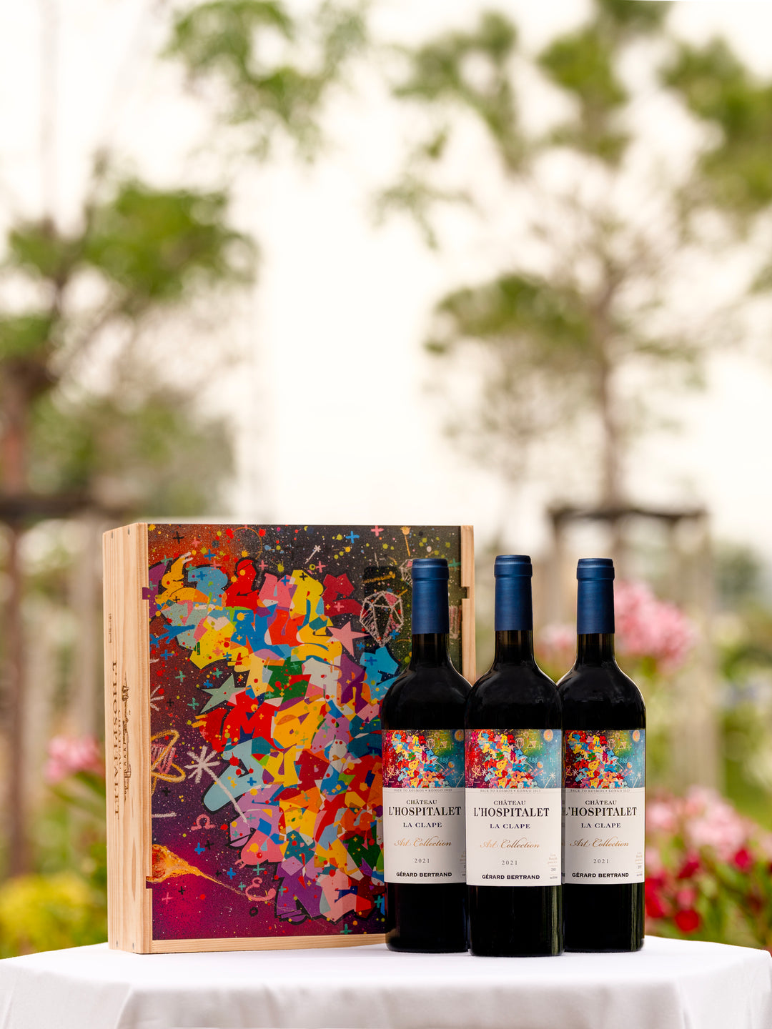 CHÂTEAU L’HOSPITALET ART COLLECTION Coffret 3x75cl 2021 -  « BACK TO COSMOS » CYRIL KONGO